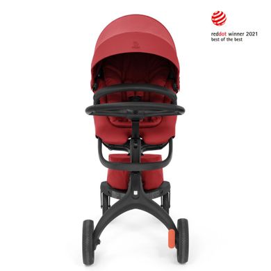 Stokke Xplory X
дитяча прогулянкова коляска з реверсивним блоком (сидіння встановлюється обличчям до мами), компактне складання • Рубіново-червоний (571404)